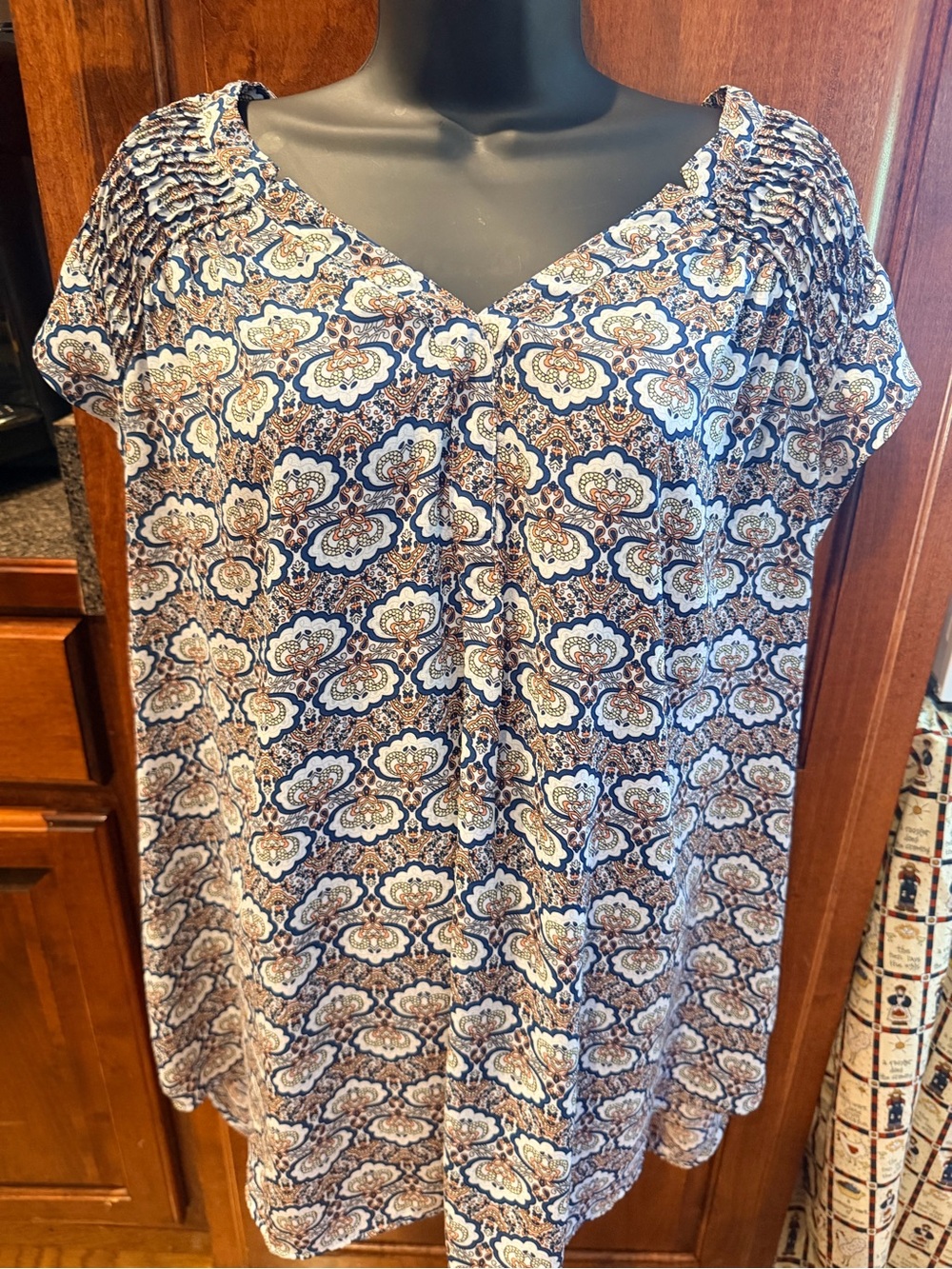 DR2 Navy and Cream Printed V-Neck Short Sleeve Blouse